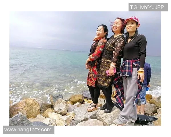 中国女篮对决自由人全力以赴争夺胜利展现巾帼风采